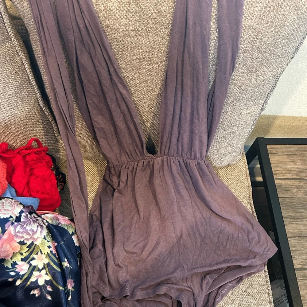 Lulu's Convertible V-Neck Purple Romper NWOT - Picture 10 of 11